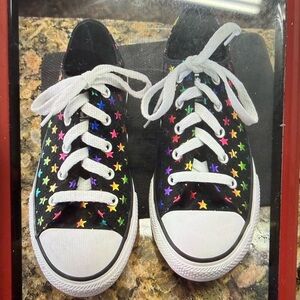 Converse Chuck Taylor All Star Kids Size 2 Rainbow Star Print Low Top Sneakers